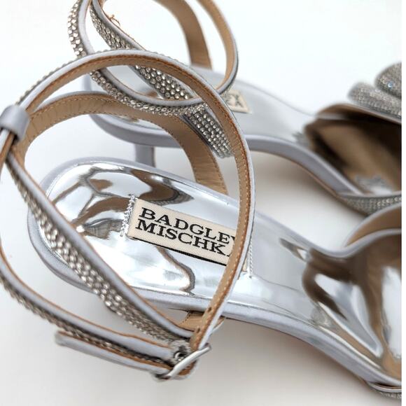 Badgley Mischka Remi Crystal Embellished Ruffle Bow Sandals Womens Size US9 EU40 - Picture 11 of 11